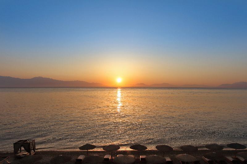 Sikyon Coast Hotel And Resort クシロカストロ エクステリア 写真